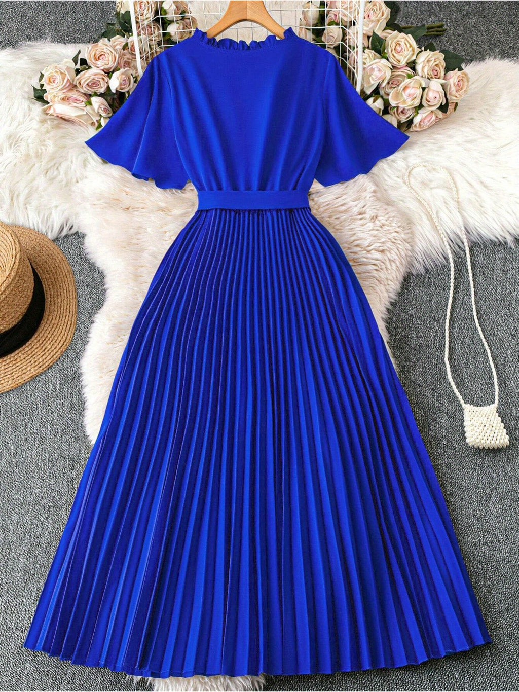 Robe midi grande taille — Bleu roi, jupe plissée et ceinture