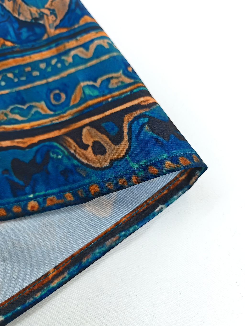 Robe midi grande taille — Bleu paon et galon à losanges