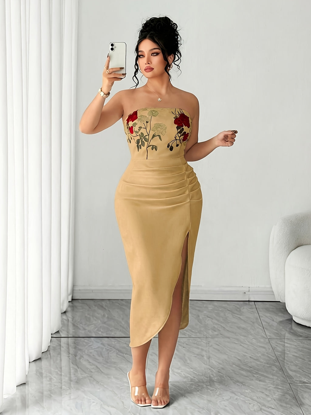Robe midi grande taille — Buste brodé de roses et jupe drapée