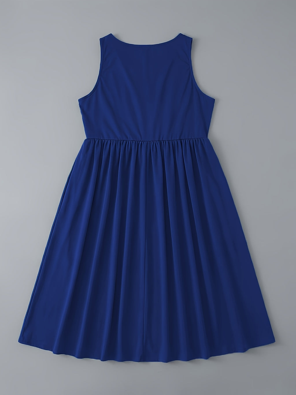 Robe midi grande taille — Buste froncé et bretelles larges
