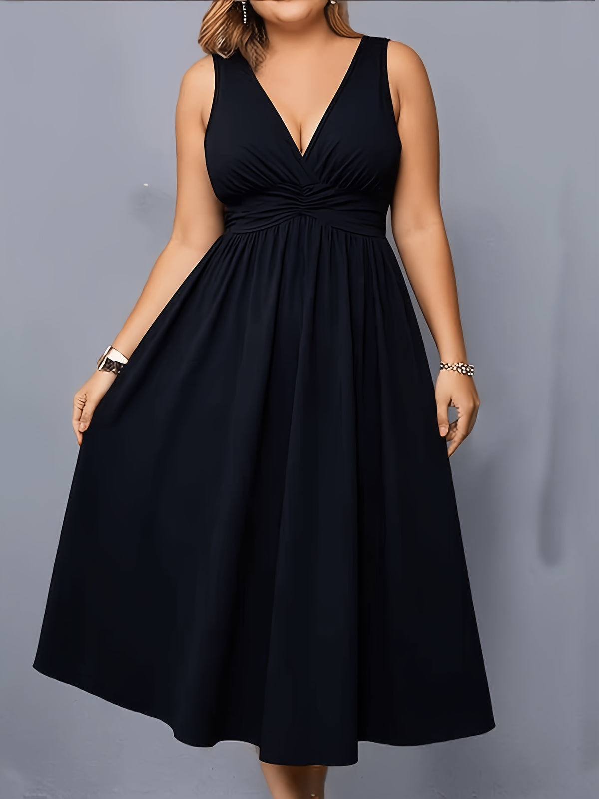 Robe midi grande taille — Buste froncé et bretelles larges