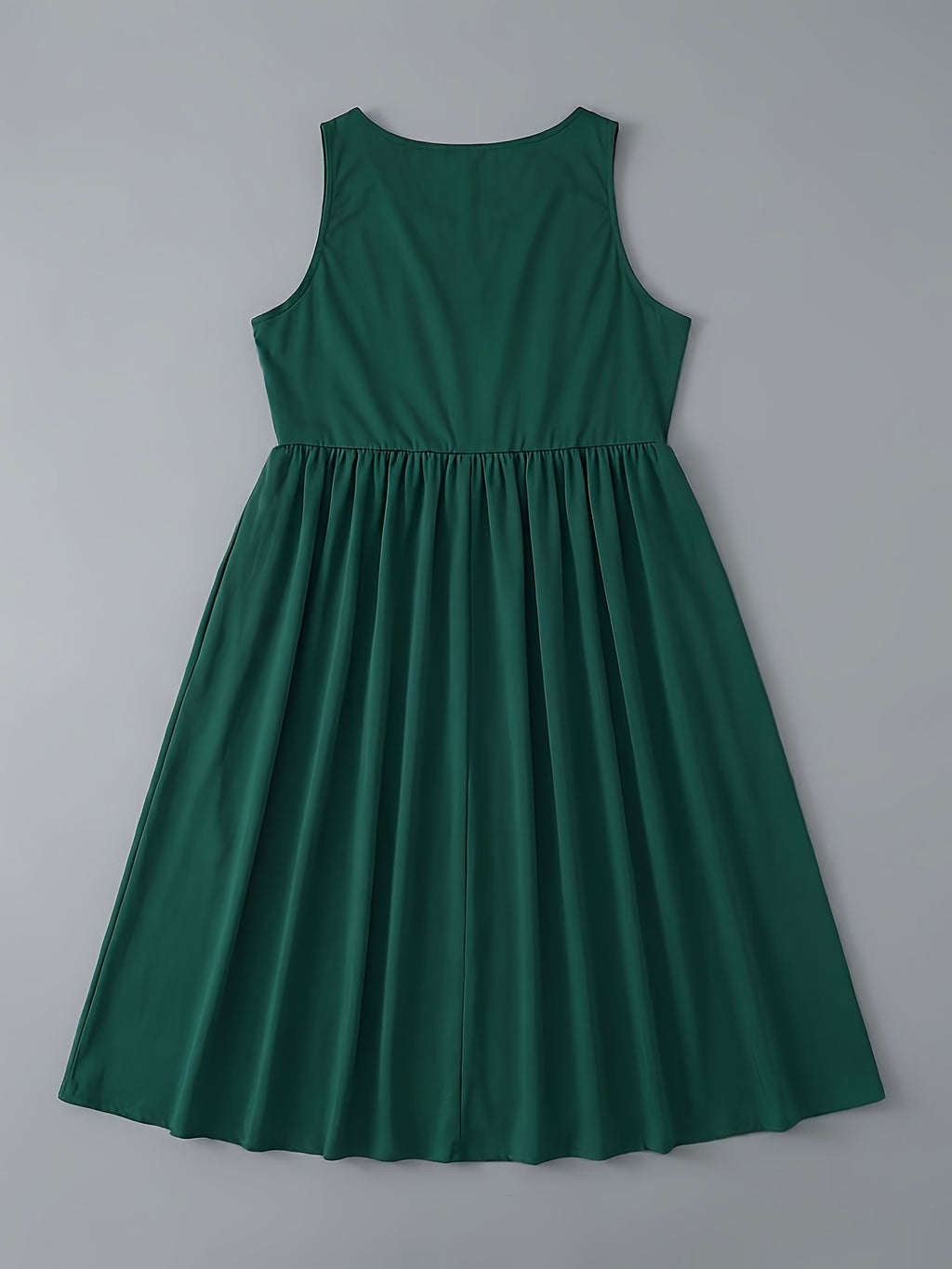 Robe midi grande taille — Buste froncé et bretelles larges