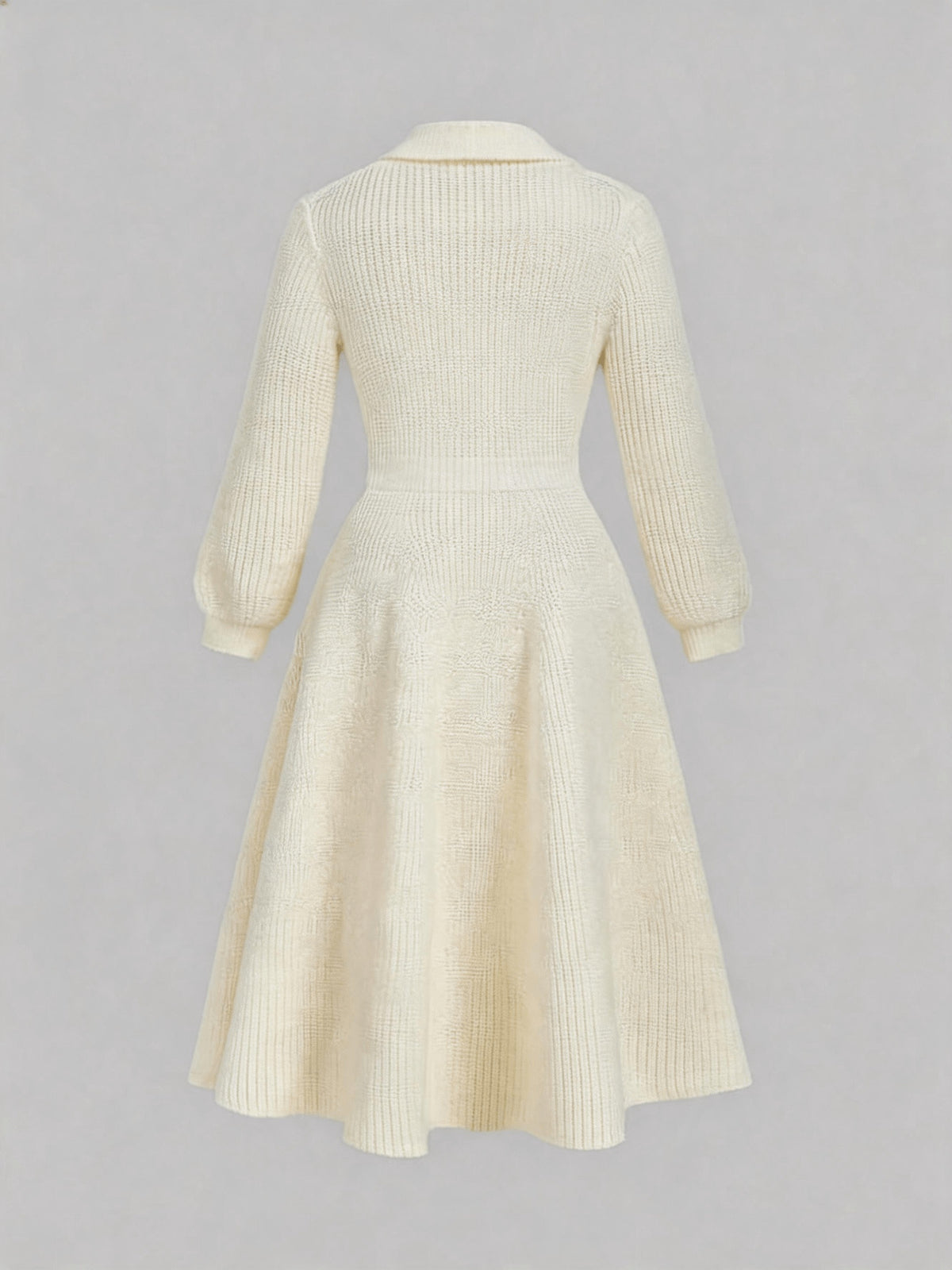 Robe midi grande taille — Boutons dorés et col châle crème