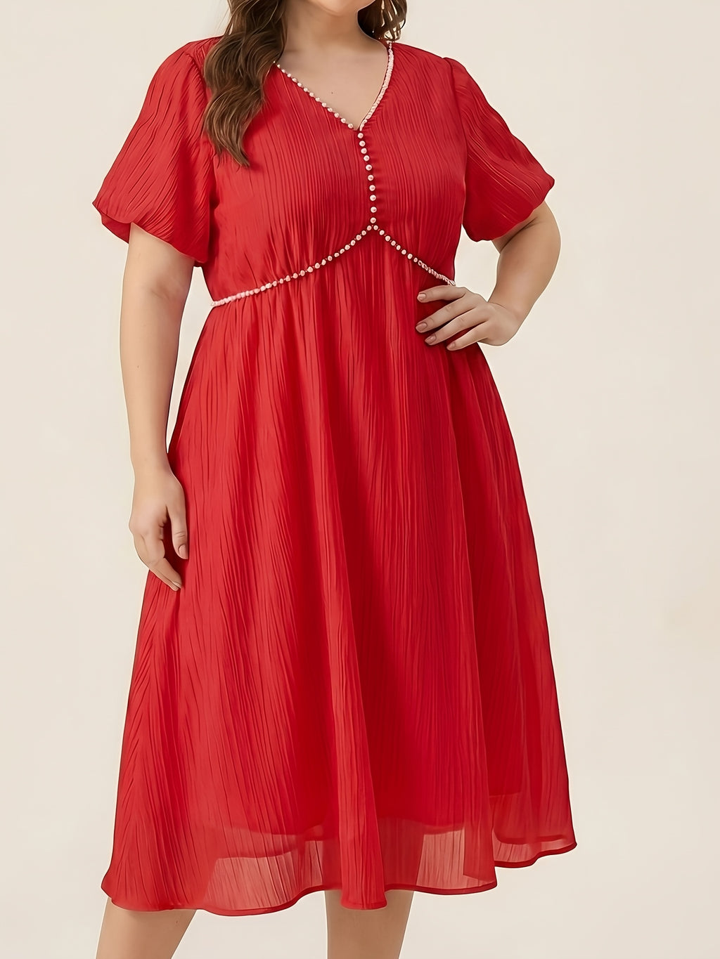 Robe midi grande taille — Col V souligné d'un liseré de perles