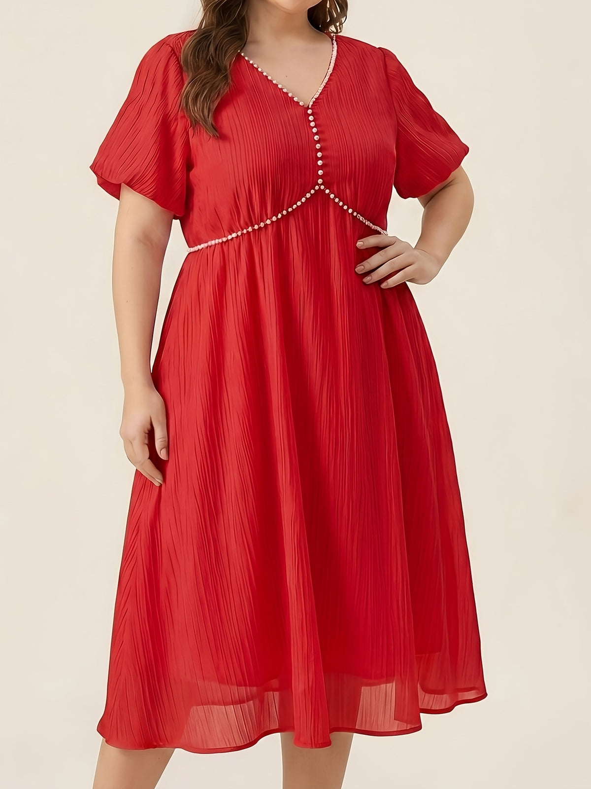 Robe midi grande taille — Col V souligné d'un liseré de perles