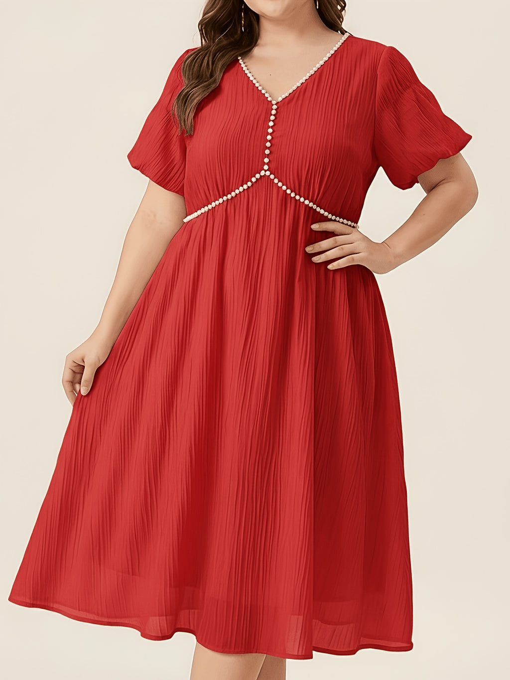Robe midi grande taille — Col V souligné d'un liseré de perles