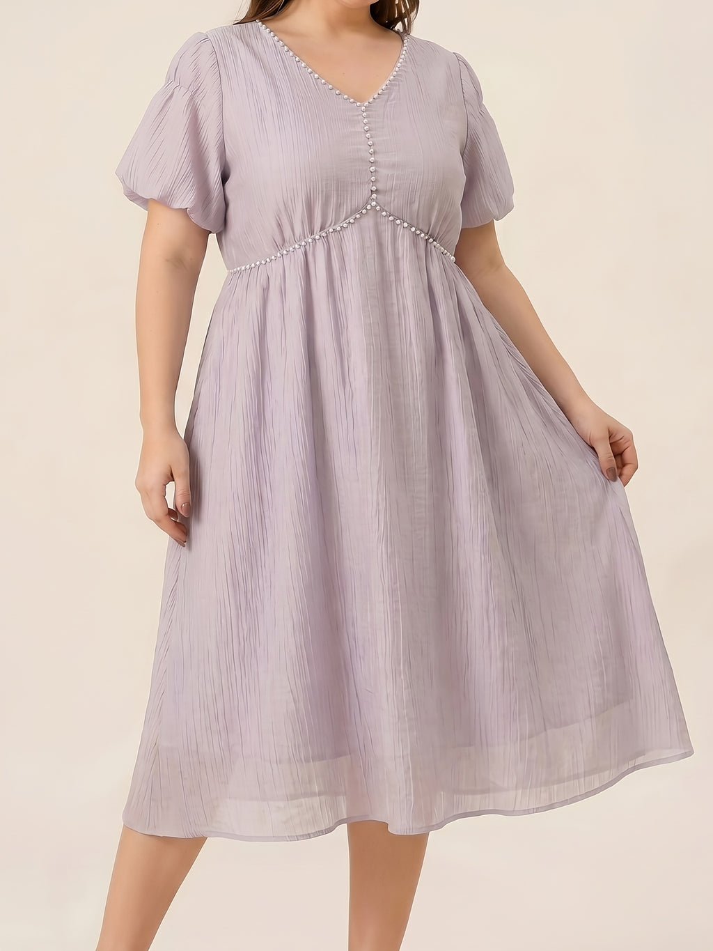 Robe midi grande taille — Col V souligné d'un liseré de perles