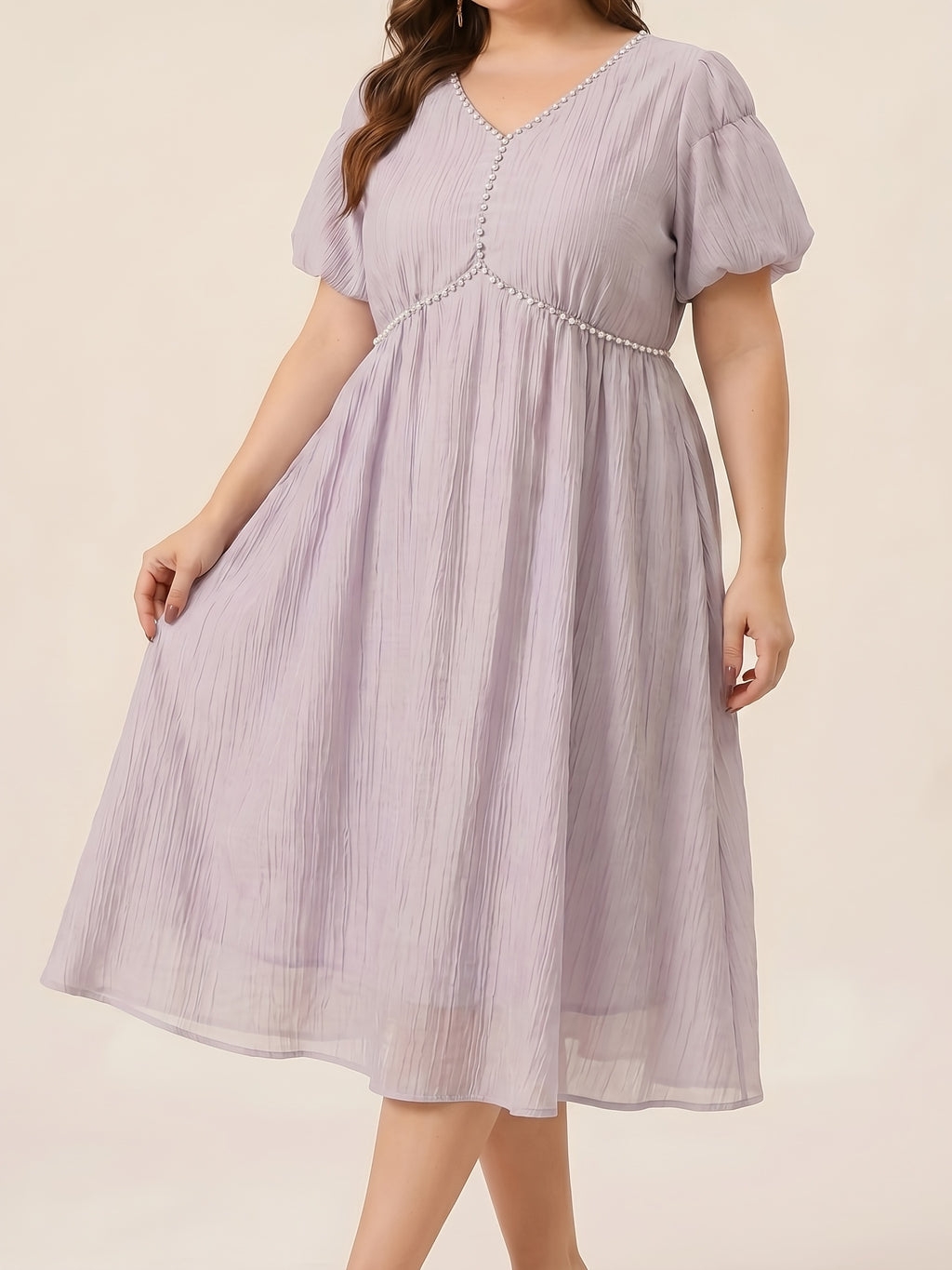 Robe midi grande taille — Col V souligné d'un liseré de perles
