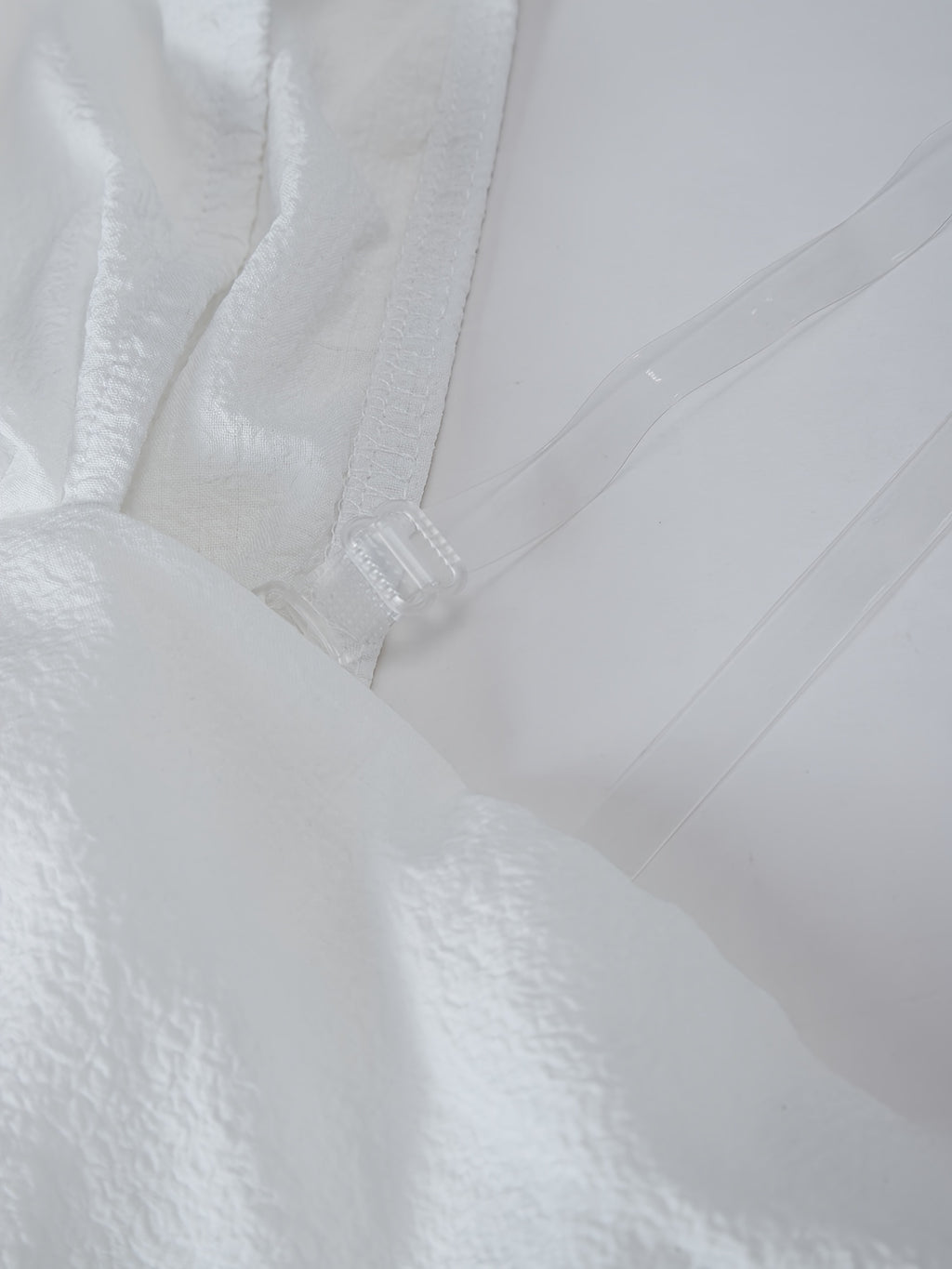 Robe midi grande taille, crêpe gaufré à épaules dénudées