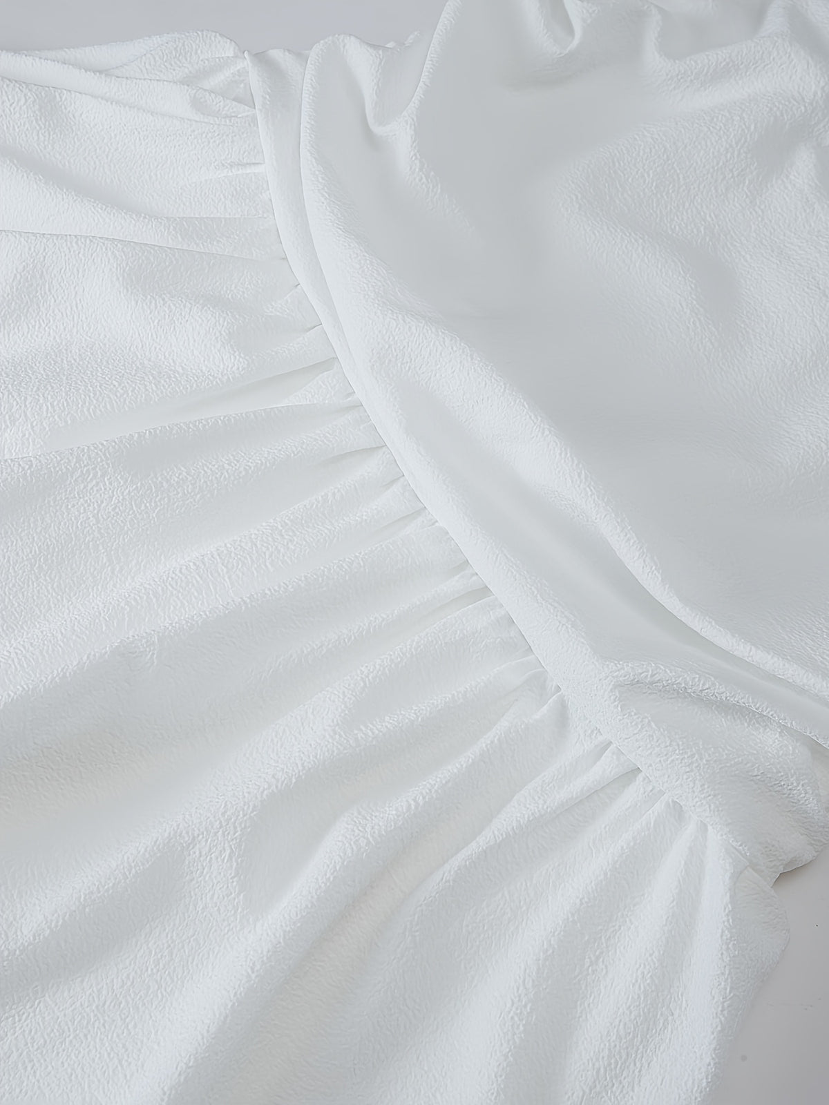 Robe midi grande taille, crêpe gaufré à épaules dénudées