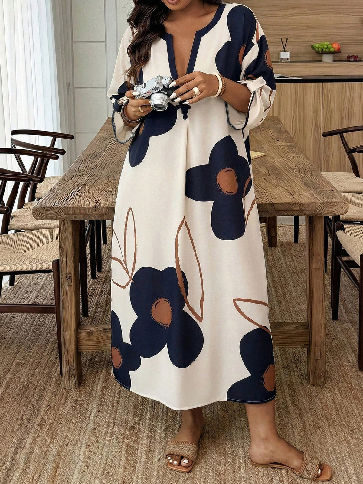 Robe midi grande taille — Fleurs marine à cœur terre de Sienne