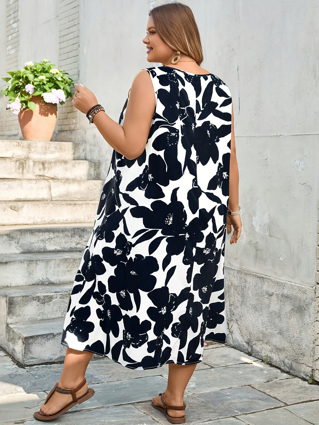 Robe midi grande taille — Grandes fleurs et poches latérales