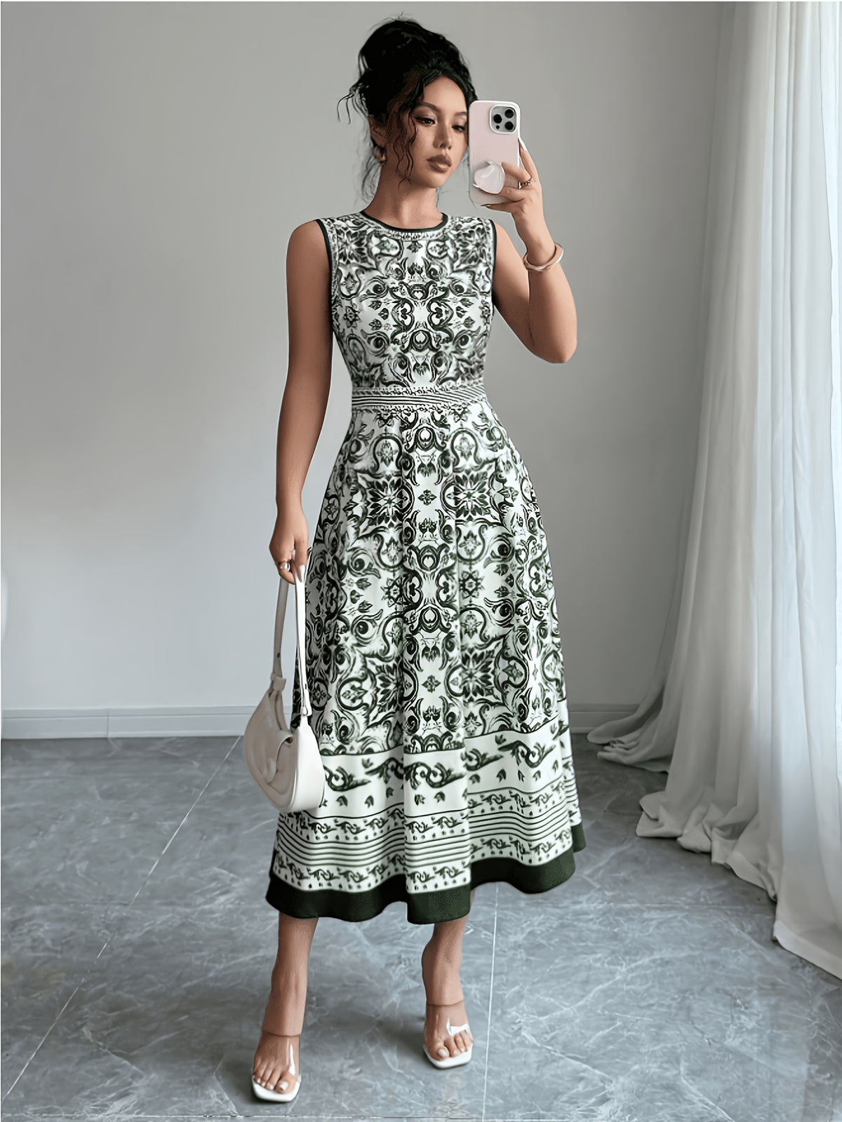Robe midi grande taille — Imprimé porcelaine et frise à l'ourlet