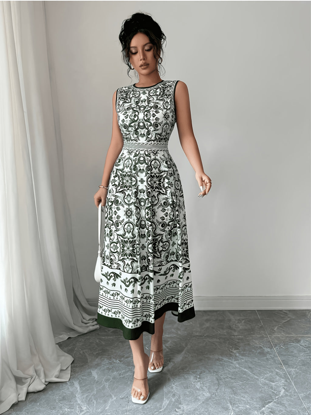 Robe midi grande taille — Imprimé porcelaine et frise à l'ourlet