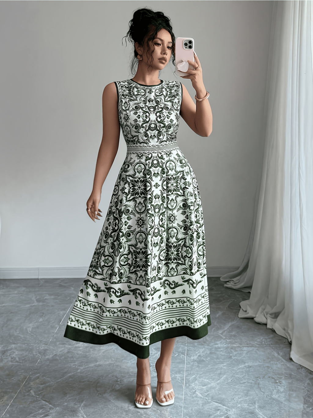 Robe midi grande taille — Imprimé porcelaine et frise à l'ourlet
