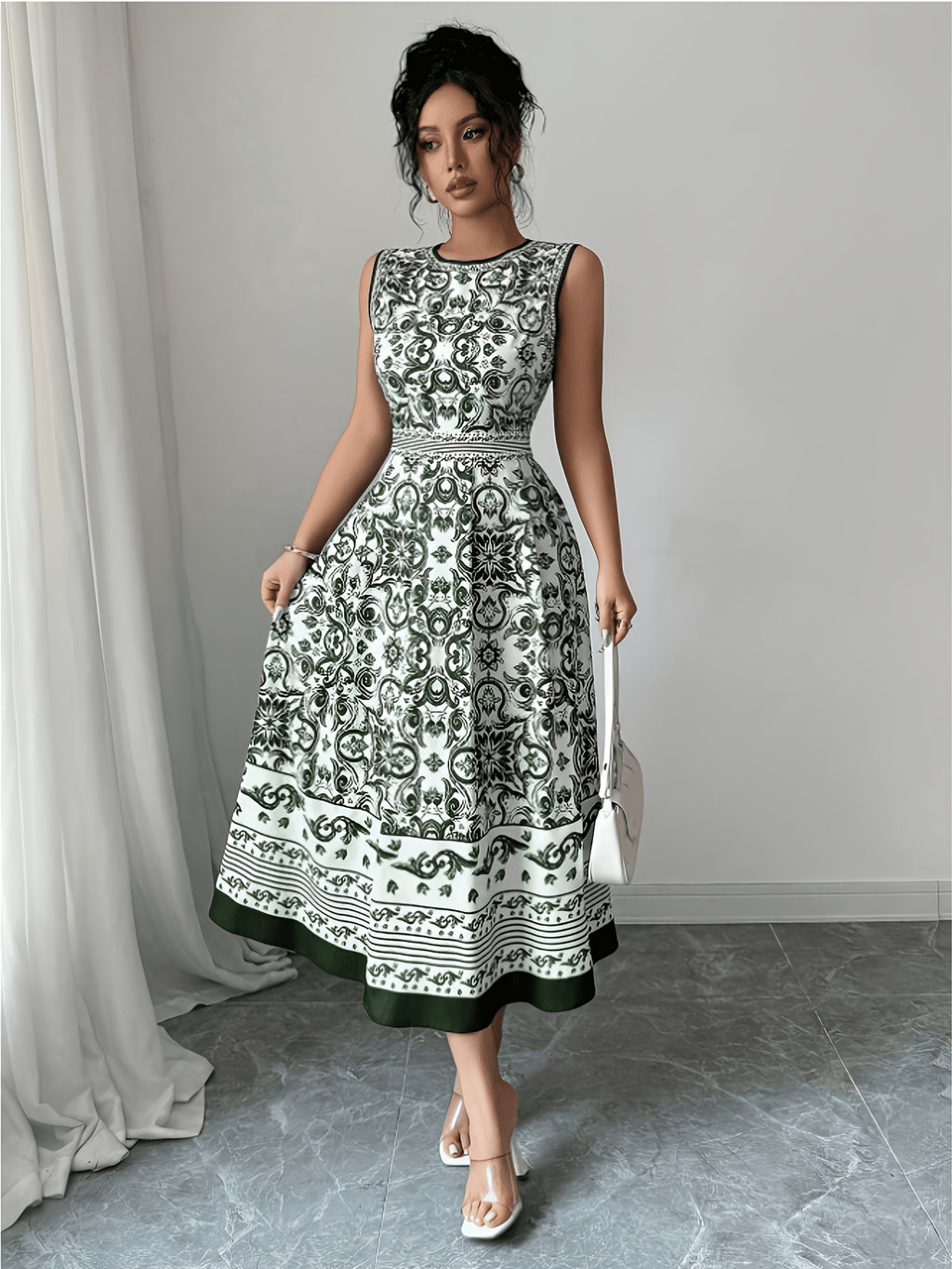 Robe midi grande taille — Imprimé porcelaine et frise à l'ourlet