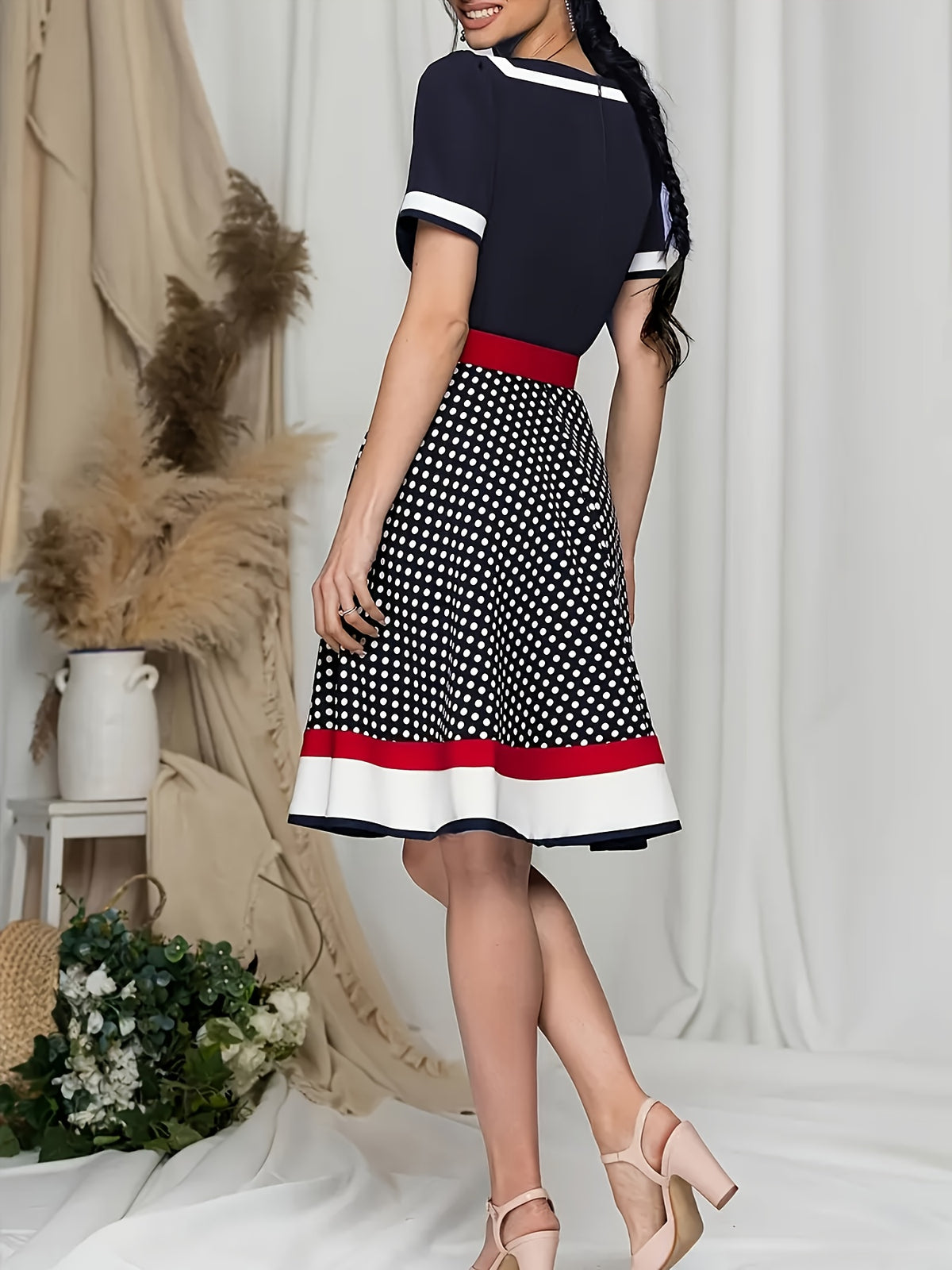 Robe midi grande taille — Buste marine uni et jupe à pois