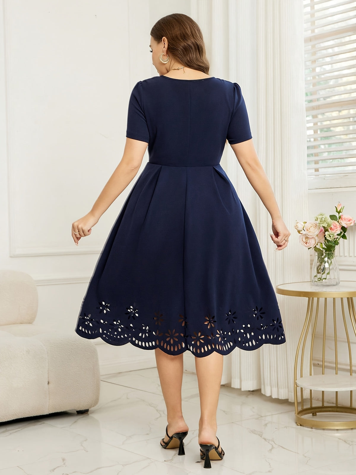 Robe midi grande taille — Marine à ourlet ajouré festonné