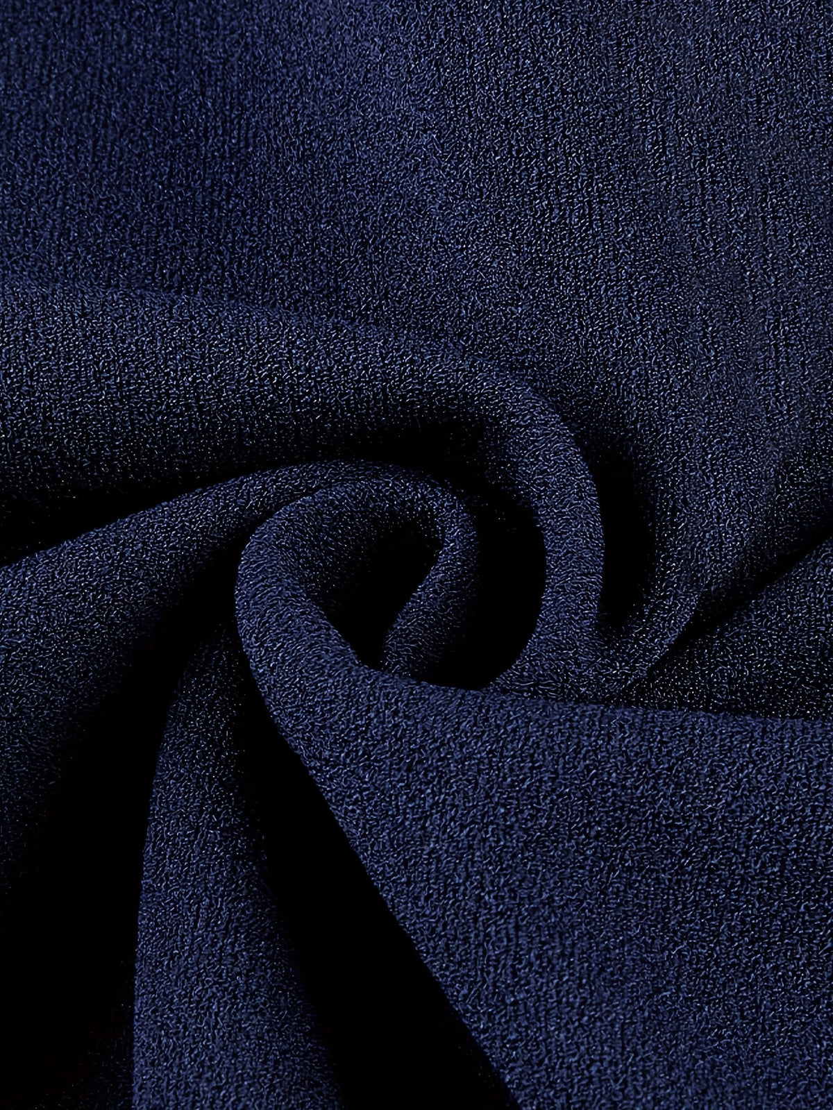 Robe midi grande taille — Pan croisé en pétale sur la jupe