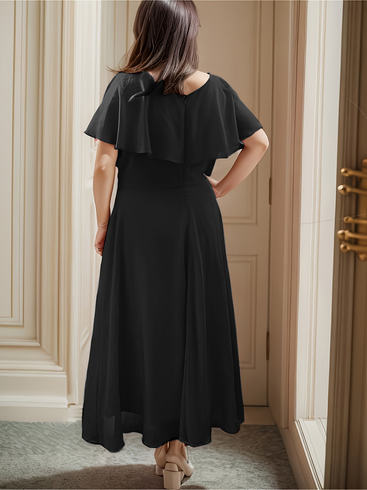 Robe midi grande taille — Mousseline à manche cape drapée
