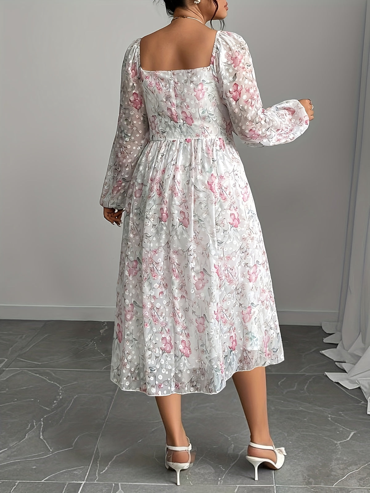 Robe midi grande taille — Plumetis fleuri rose et blanc