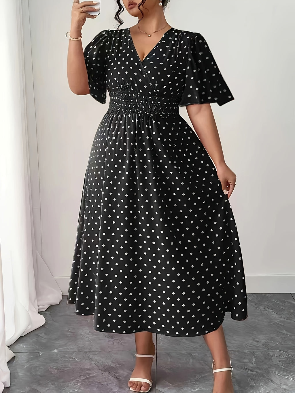 Robe midi grande taille — Semis de pois et taille smockée