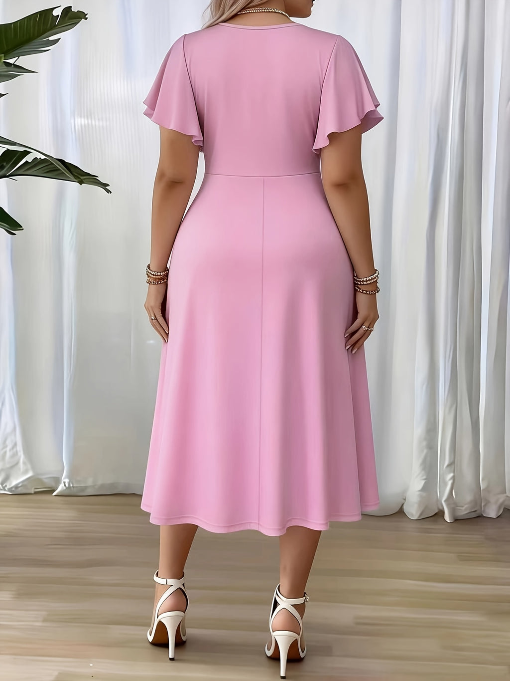 Robe midi grande taille — Rose franc et manches à volants