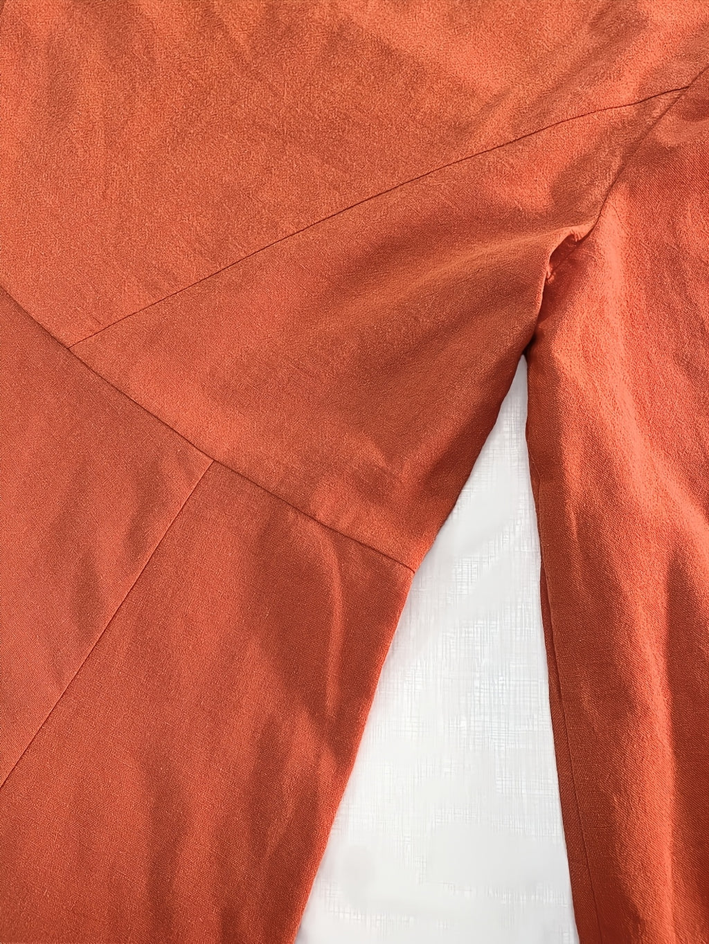 Robe midi grande taille — Col V, manches lanternes et poches