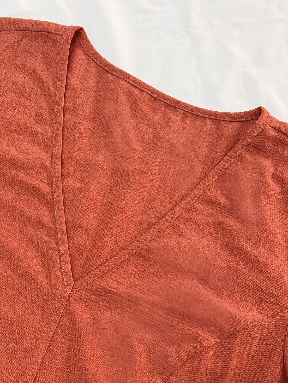Robe midi grande taille — Col V, manches lanternes et poches