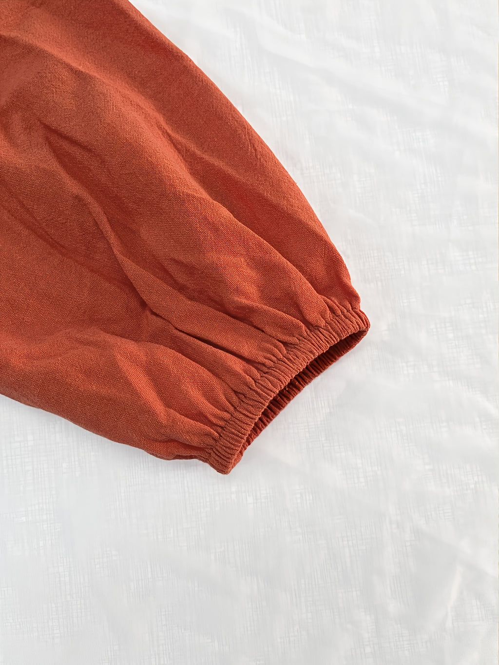 Robe midi grande taille — Col V, manches lanternes et poches