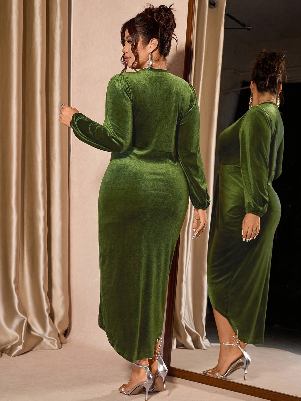 Robe midi grande taille — Velours vert à taille torsadée
