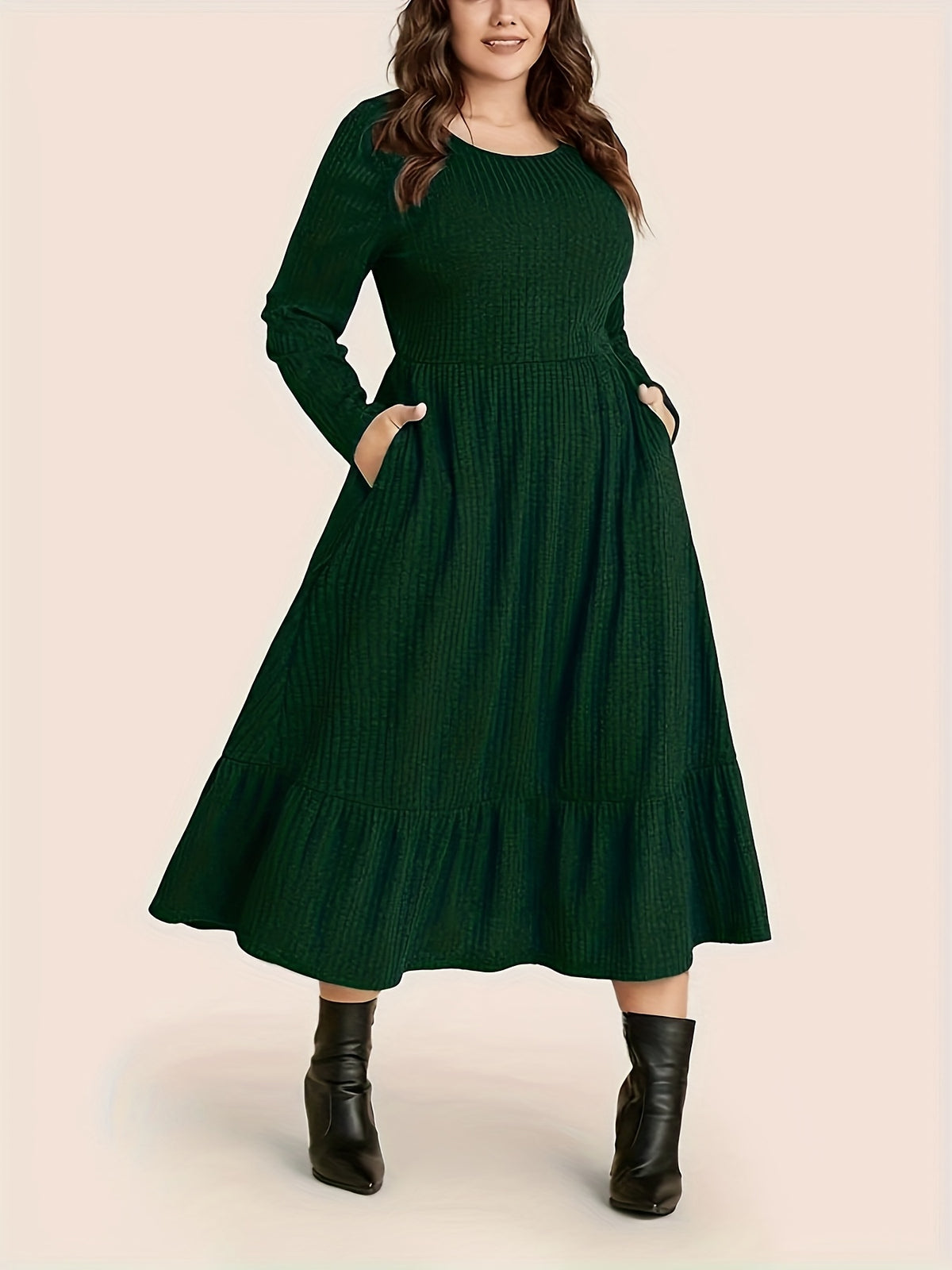 Robe midi grande taille — Tricot vert sapin à volant bas