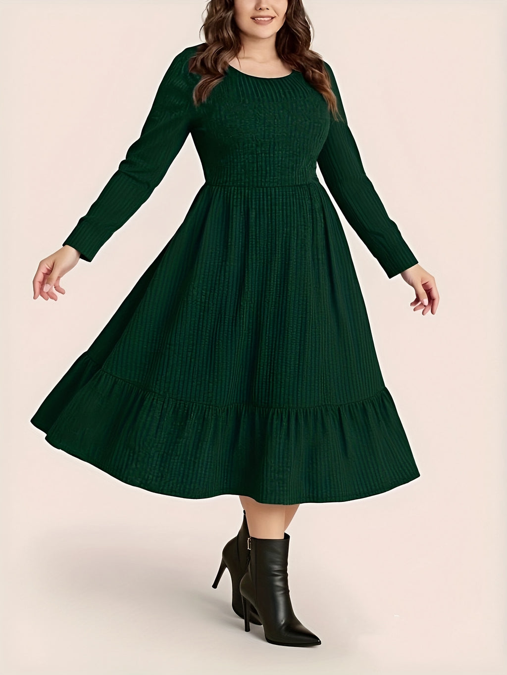 Robe midi grande taille — Tricot vert sapin à volant bas