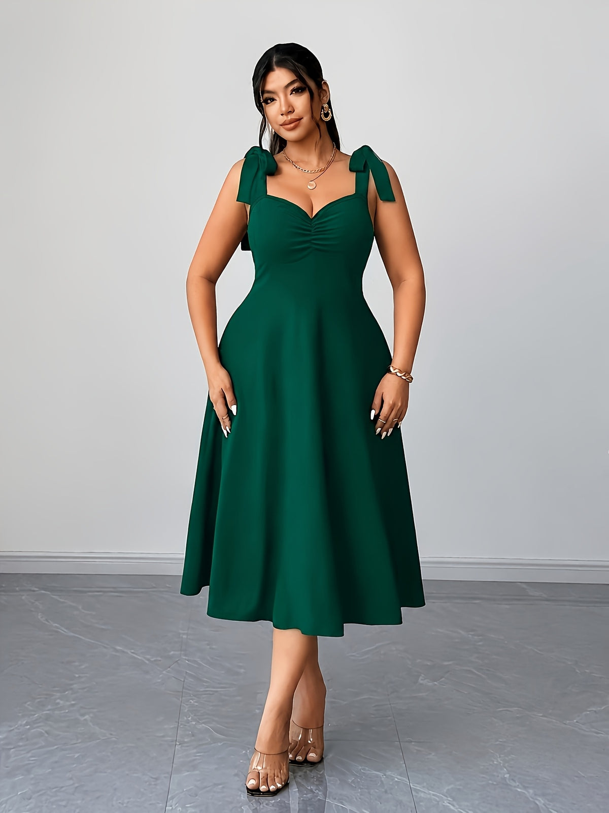 Robe midi grande taille — Bretelles nouées et dos froncé