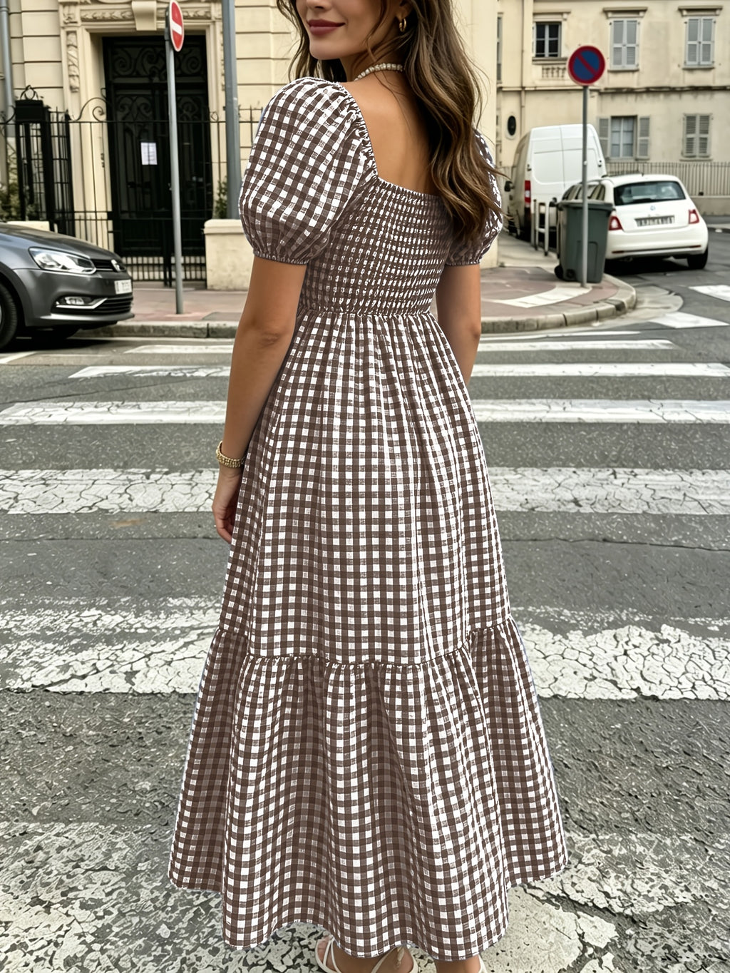 Robe midi grande taille — Vichy brun et volant d'ourlet