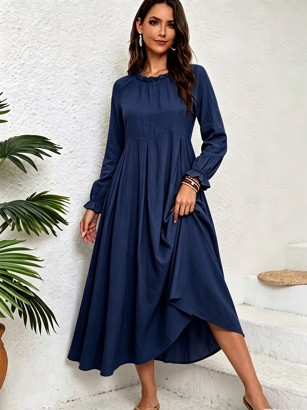 Robe midi grande taille en lin — Col à volant et ourlet croisé