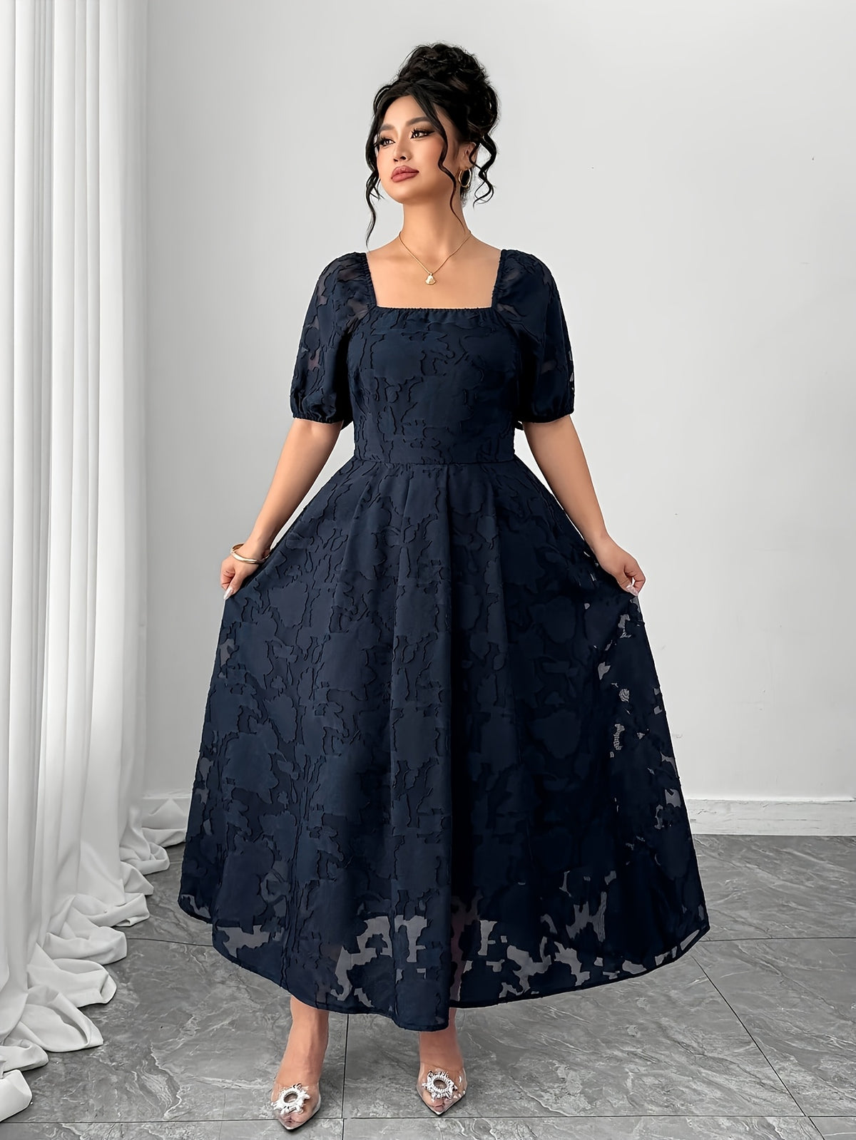 Robe midi grande taille — Col carré et dos smocké marine
