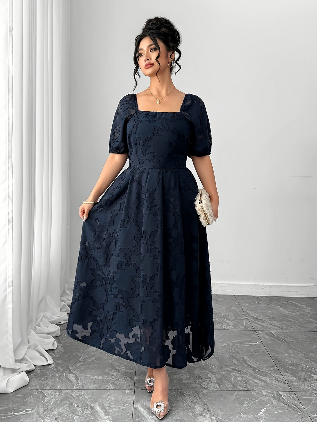 Robe midi grande taille — Col carré et dos smocké marine