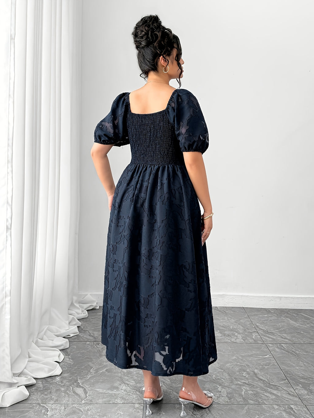 Robe midi grande taille — Col carré et dos smocké marine