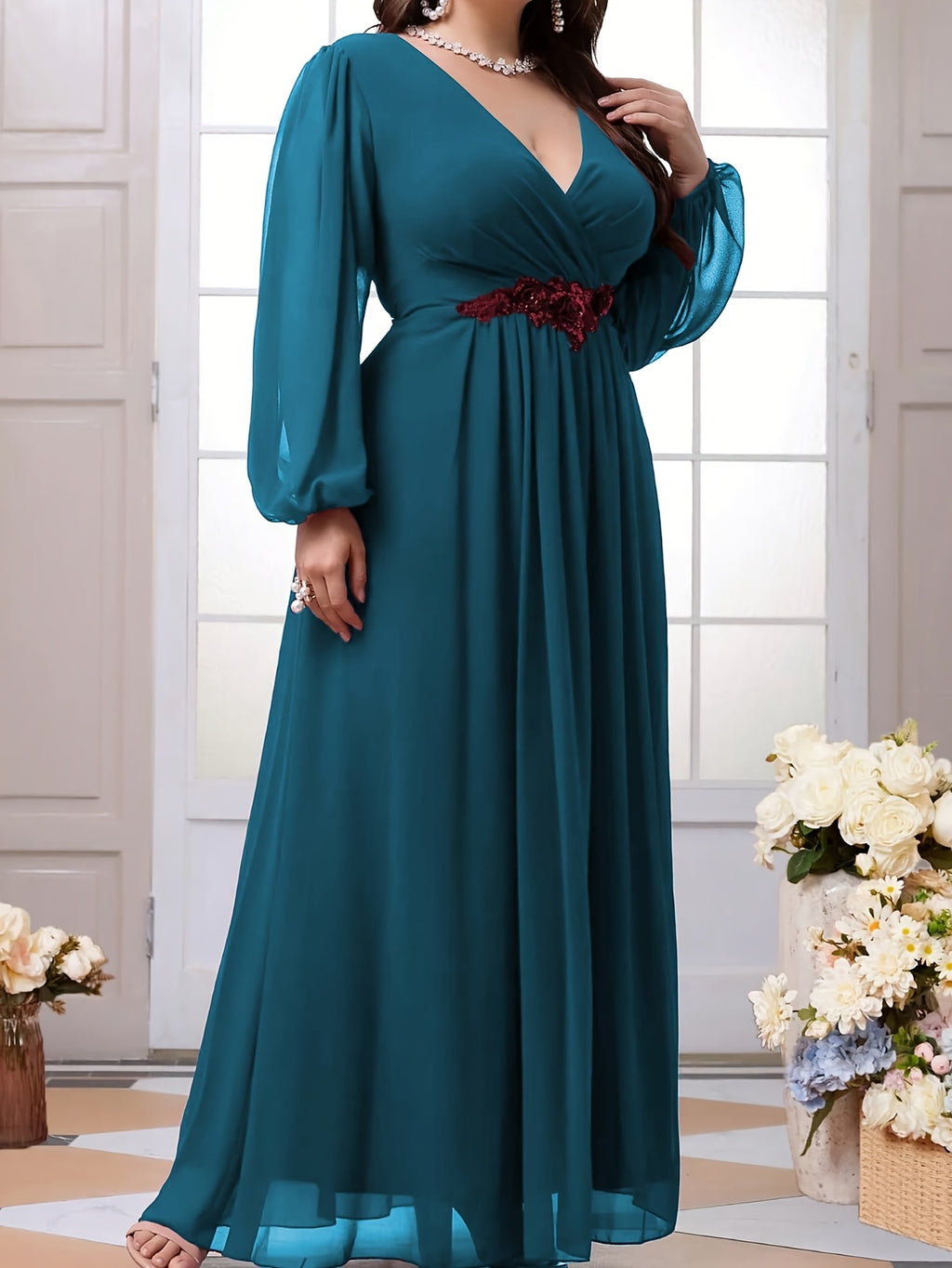 Robe en mousseline grande taille — Ceinture fleurie brodée