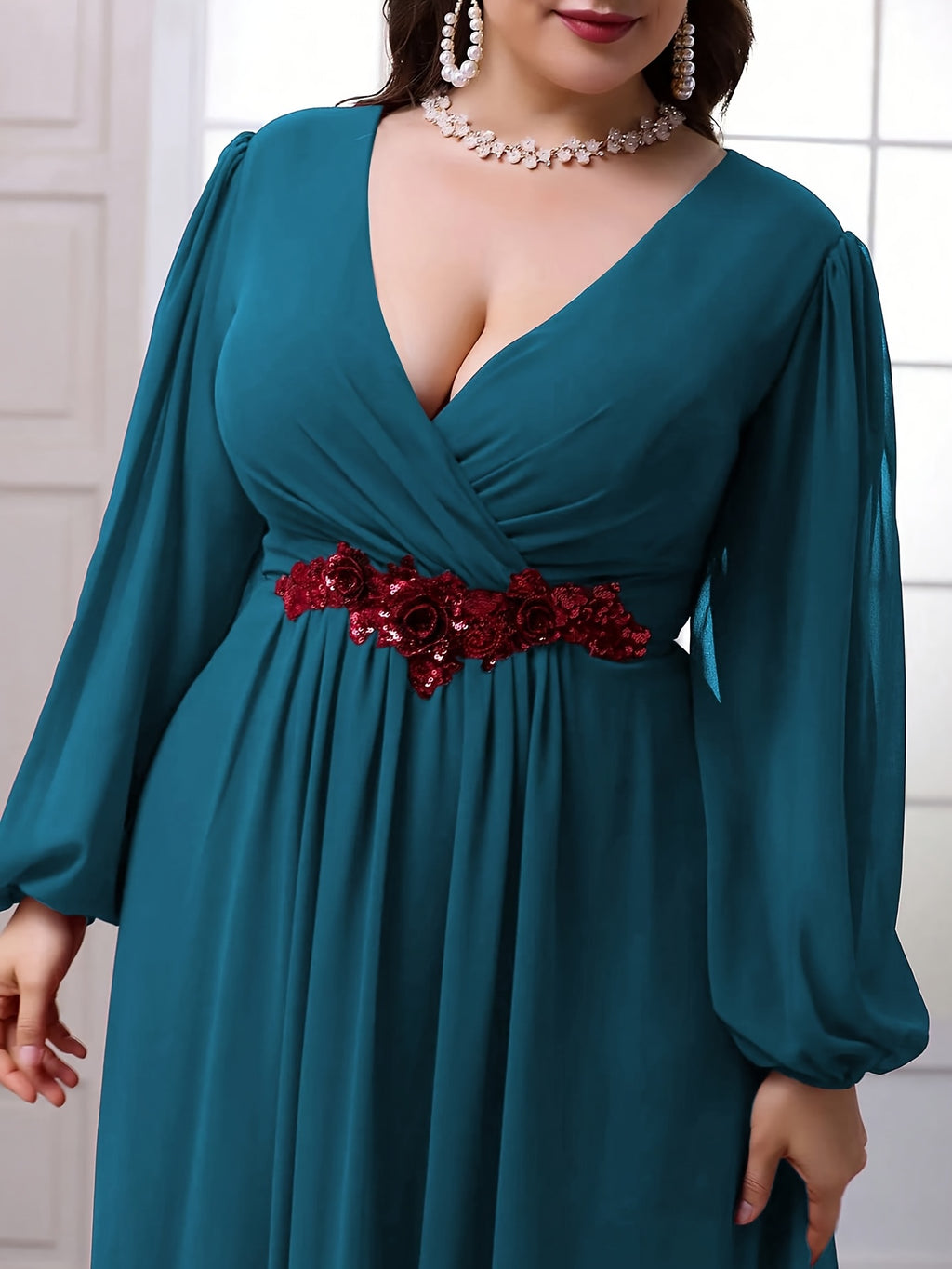 Robe en mousseline grande taille — Ceinture fleurie brodée