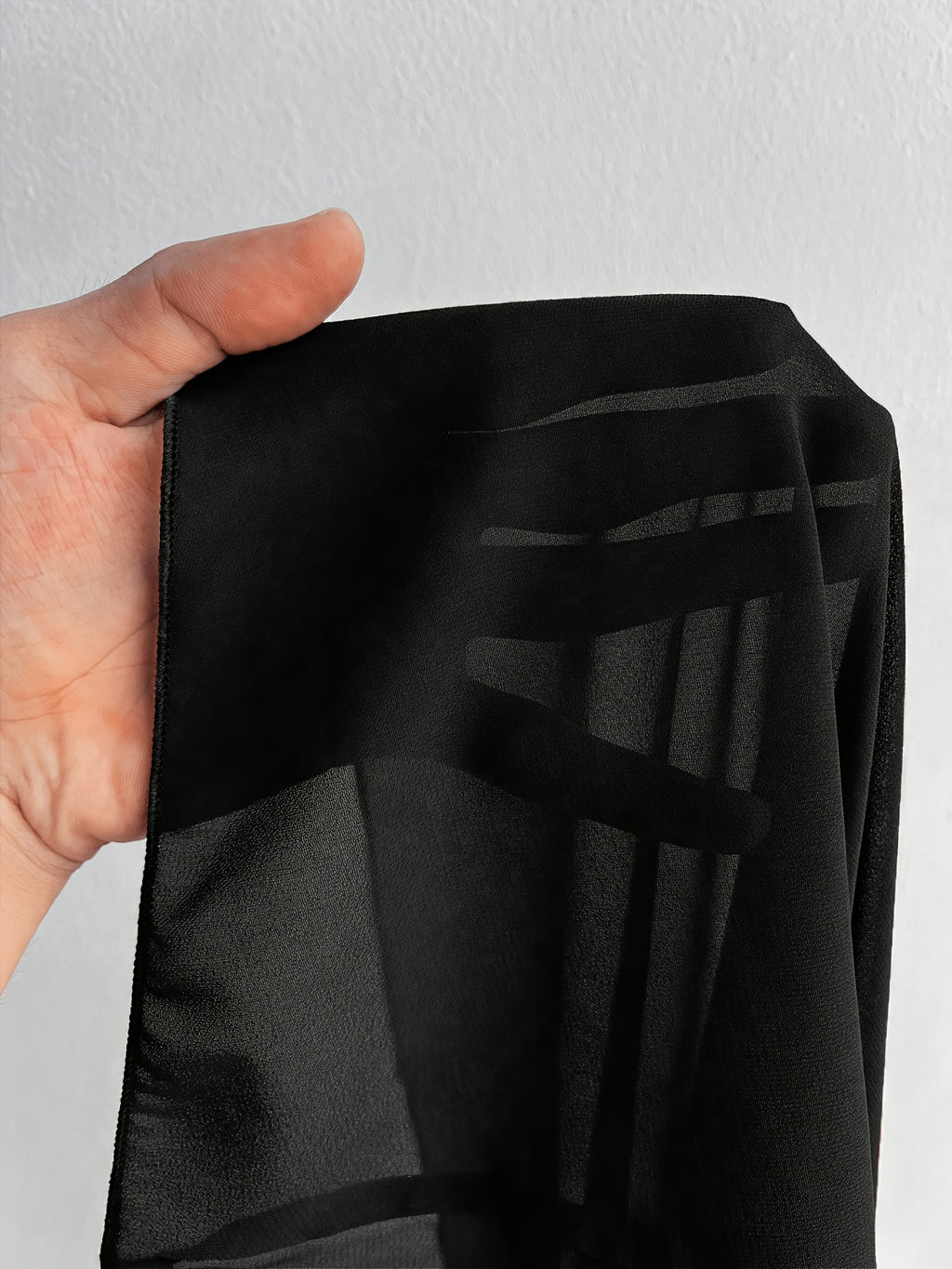 Robe en mousseline grande taille — Noire à manches volantées