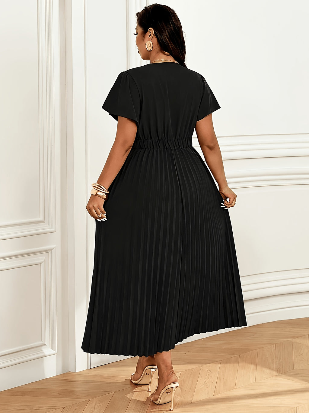Robe plissée grande taille — Bordeaux à boucle métal dorée