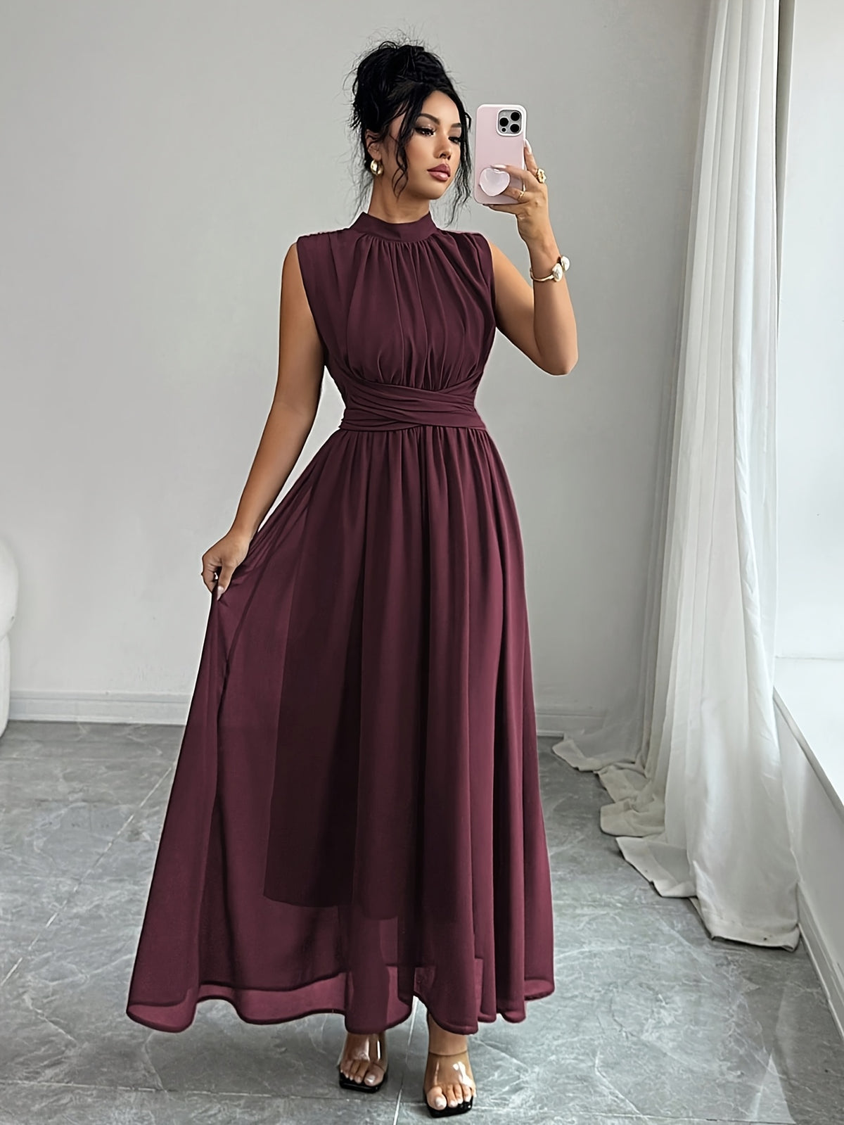 Robe plissée grande taille — Col montant vert sans manches