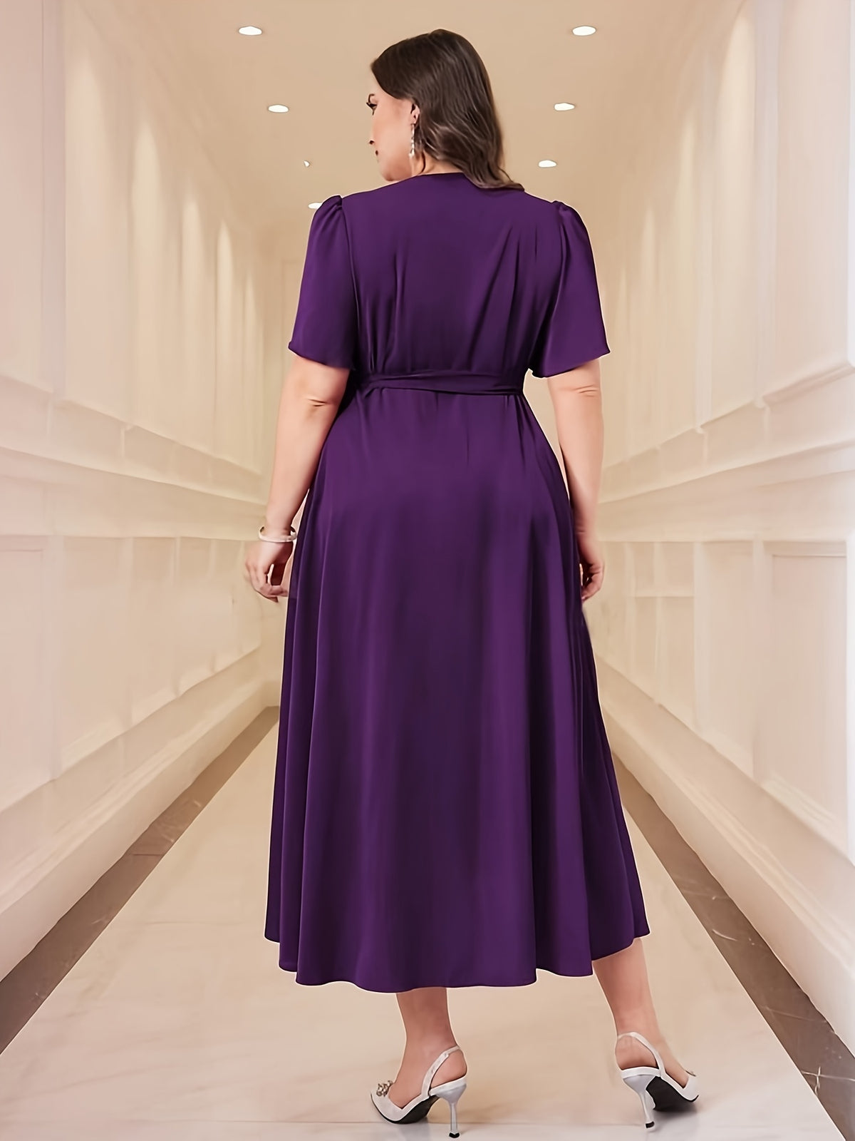 Robe portefeuille grande taille — Violet à ourlet asymétrique