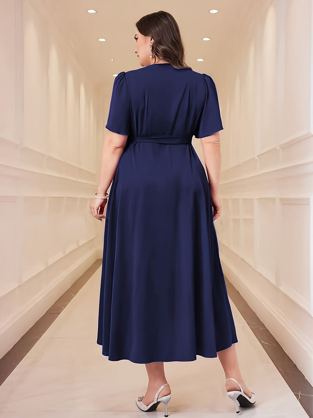 Robe portefeuille grande taille — Violet à ourlet asymétrique