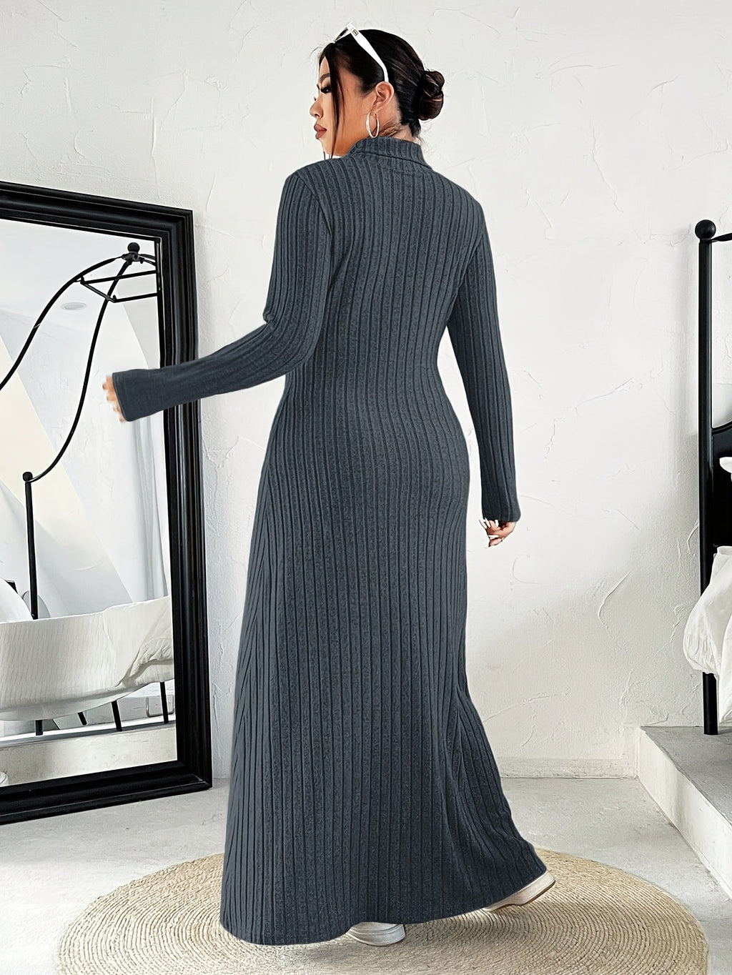 Robe pull grande taille — Côte noire jusqu'à la cheville