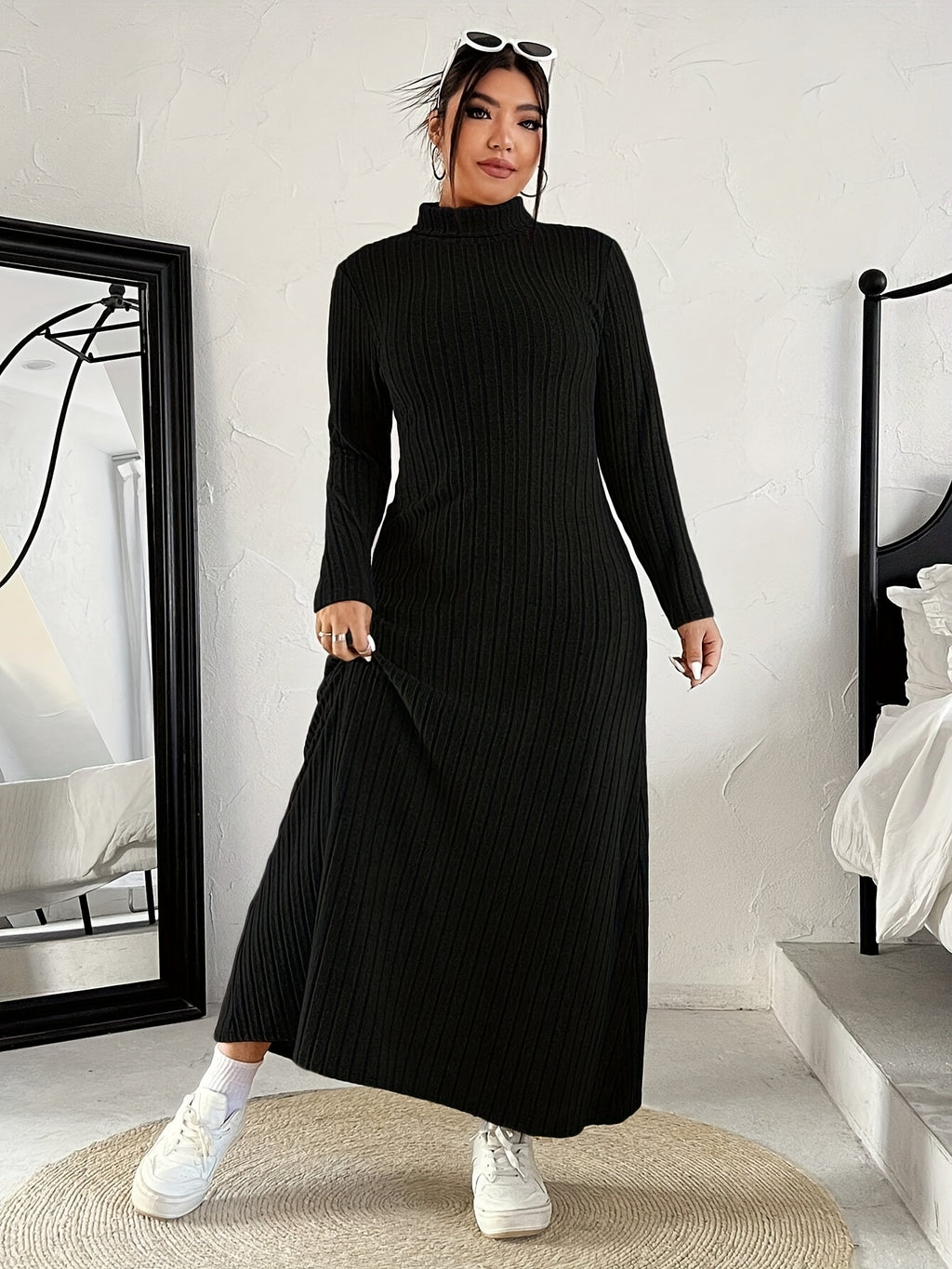 Robe pull grande taille — Côte noire jusqu'à la cheville