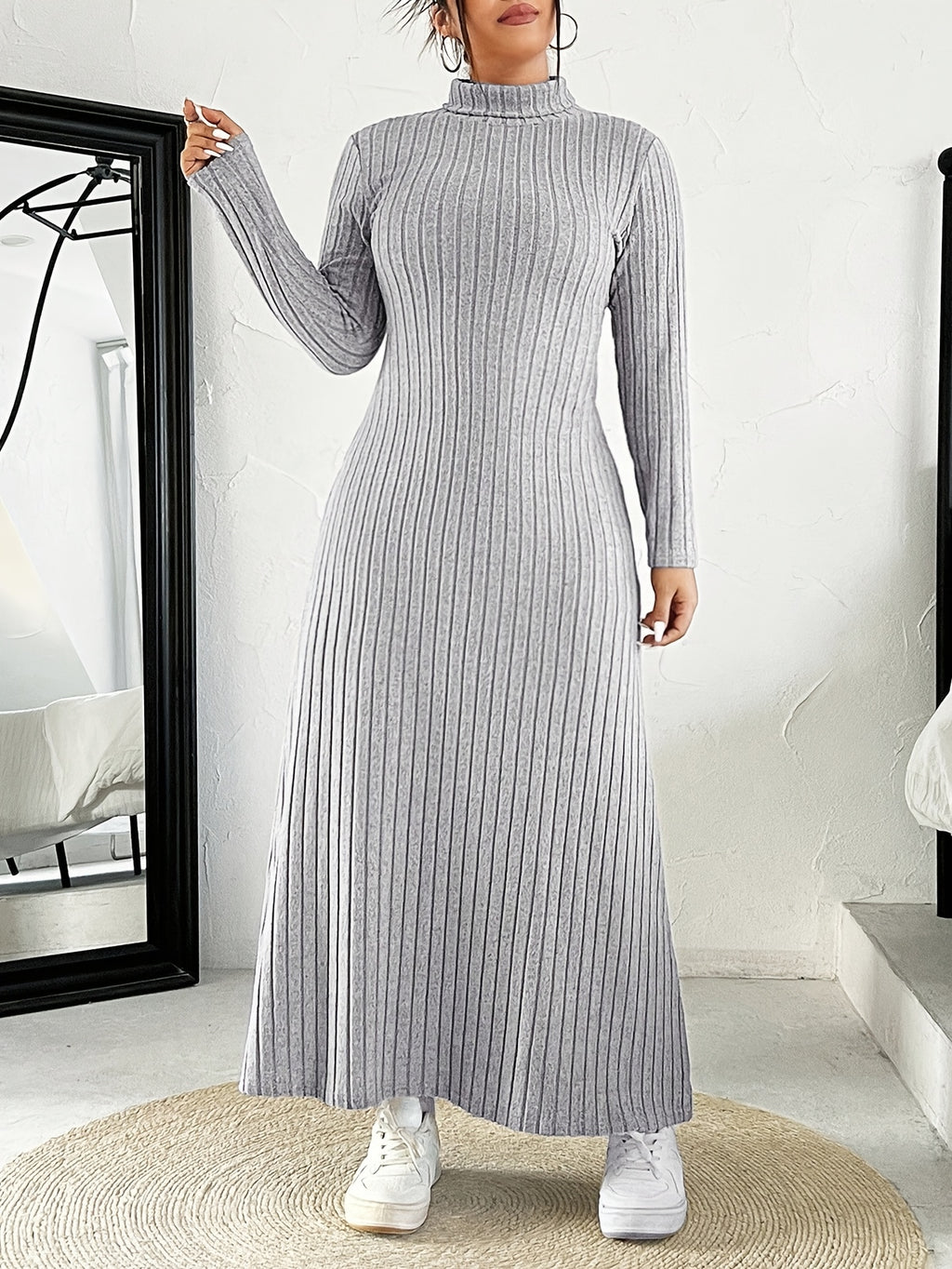 Robe pull grande taille — Côte noire jusqu'à la cheville