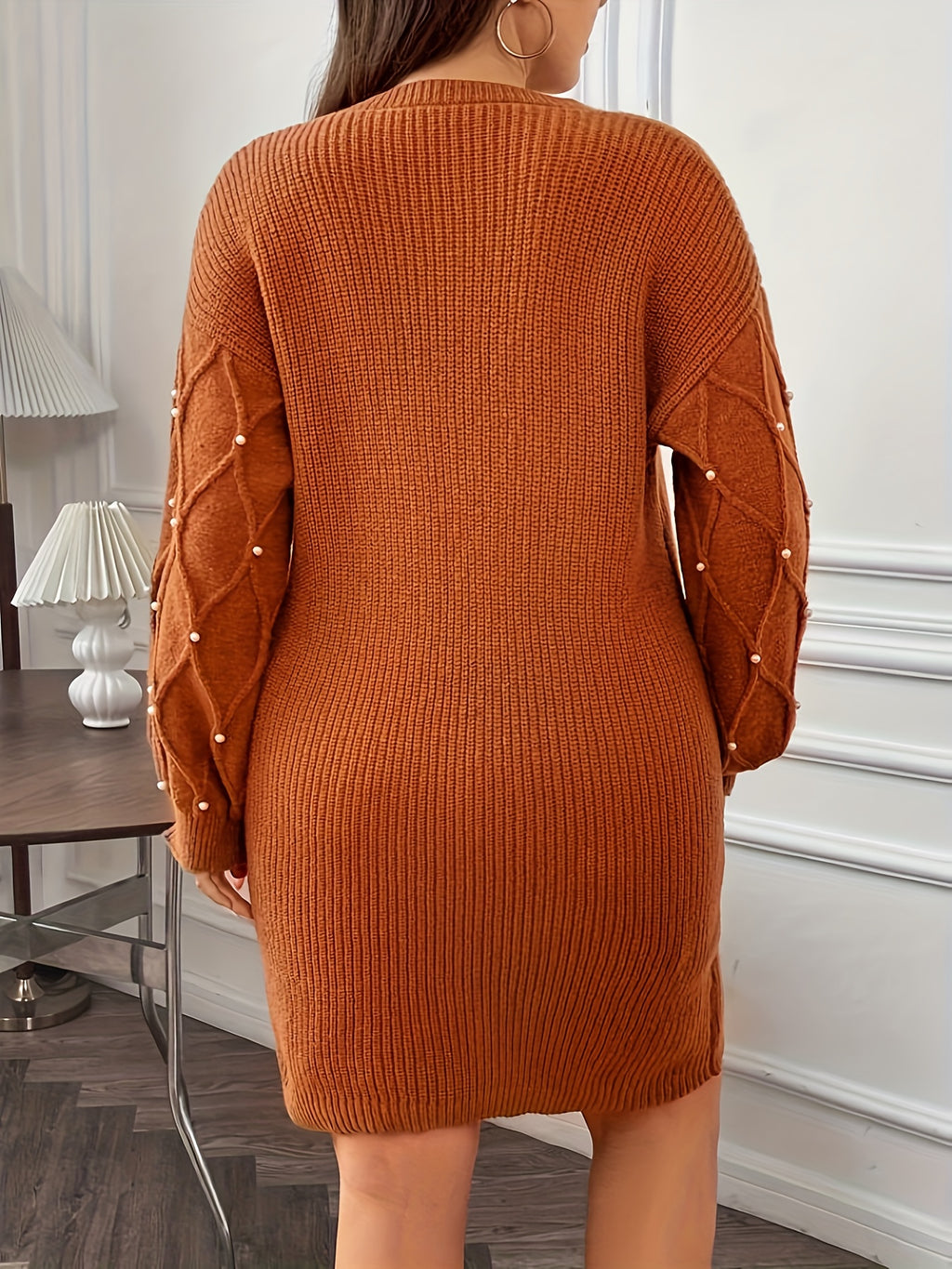 Robe pull grande taille — Manches losangées et perles blanches